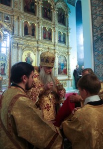 Божественная литургия в Духосошественском кафедральном соборе города Саратова