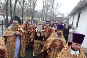 Божественная литургия в храме во имя священномученика Космы Саратовского