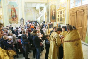 Божественная литургия в храме в честь Покрова Пресвятой Богородицы г.Саратова