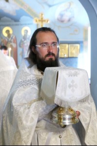 Крещальная литургия в Свято-Троицком соборе Саратова