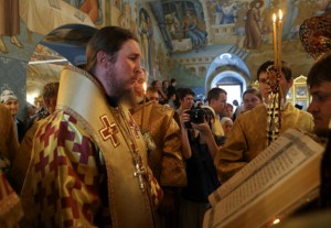 Божественная литургия в Свято-Троицком соборе Саратова