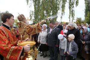 Божественная литургия в храме во имя мучениц Веры, Надежды, Любови и матери их Софии поселка Светлый Татищевского района