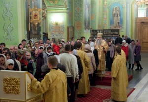 Всенощное бдение в храме в честь Покрова Пресвятой Богородицы г. Саратова
