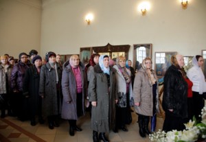Вечерня в соединении с Божественной литургией свт. Иоанна Златоуста в храме в честь Благовещения Пресвятой Богородицы г.Вольска