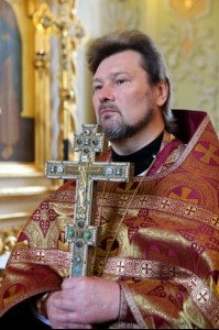 В Великий Четверг Митрополит Лонгин совершил Литургию Василия Великого и Чин умовения ног