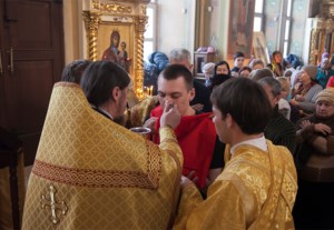 Божественная литургия в Свято-Троицком кафедральном соборе г. Покровска