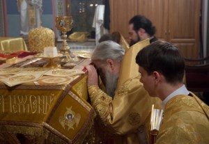 Божественная литургия и новогодний молебен в Свято-Троицком кафедральном соборе города Саратова