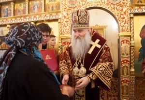 Митрополит Лонгин совершил Великое освящение храма во имя великомученицы Параскевы с. Благодатное Хвалынского района