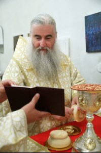 Божественная литургия в храме в честь Покрова Пресвятой Богородицы р.п. Новые Бурасы