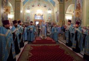 Всенощное бдение в храме в честь Покрова Пресвятой Богородицы г.Саратова
