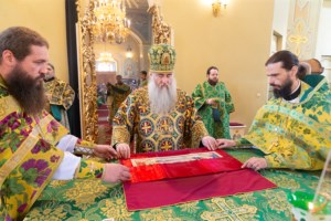 Божественная литургия в храме в честь Покрова Пресвятой Богородицы г. Саратова