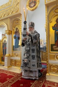 Литургия Преждеосвященных Даров, малое повечерие и утреня Великого Четвертка на Архиерейском подворье — в храме во имя святых равноапостольных Мефодия и Кирилла при СГУ