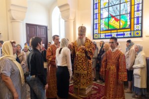 Всенощное бдение на Архиерейском подворье — храме в честь иконы Божией Матери «Утоли моя печали» г. Саратова