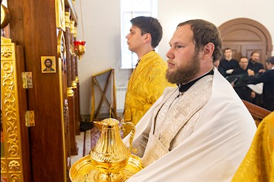 Божественная литургия в храме во имя святителя Николая Японского г. Саратова
