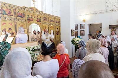 Божественная литургия в храме во имя святителя Митрофана, епископа Воронежского, г.Саратова