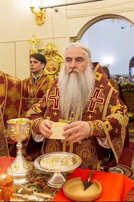 Божественная литургия в храме во имя пророка Божия Илии на Ильинской площади г. Саратова