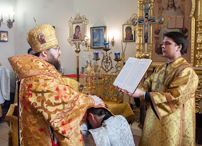 Митрополит Игнатий совершил Божественную литургию в храме Казанской иконы Божией Матери г. Саратова