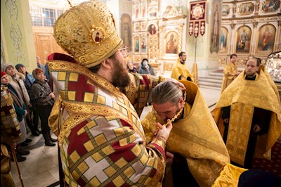 Митрополит Игнатий совершил всенощное бдение в храме Покрова Пресвятой Богородицы г. Саратова