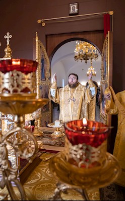 Митрополит Игнатий совершил Божественную литургию в храме святителя Николая Японского г. Саратова