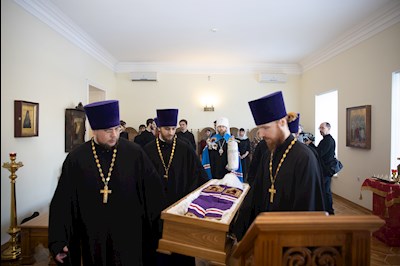 Завершилось пребывание саратовских святителей в крестовом храме епархиального управления