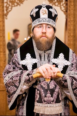 Митрополит Игнатий совершил ночную Литургию Преждеосвященных Даров в крестовом храме священномученика Гермогена, епископа Тобольского (Саратовского и Царицынского)