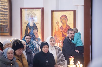 Митрополит Игнатий совершил Божественную литургию и чин Великого освящения воды в храме святителя Тихона, епископа Воронежского, Задонского чудотворца, г. Саратова