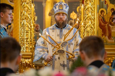 Митрополит Игнатий совершил Божественную литургию в Свято-Троицком кафедральном соборе Саратова