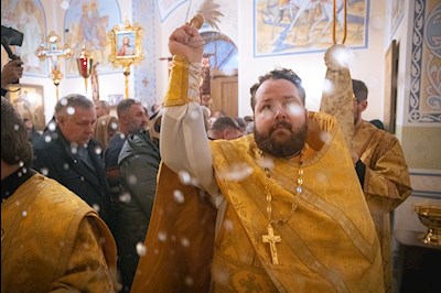 Митрополит Игнатий совершил Великое освящение храма святителя и Чудотворца Николая села Долгий Буерак Гагаринского района г. Саратова и Божественную литургию в новоосвященном храме
