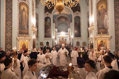 Митрополит Игнатий совершил всенощное бдение в Духосошественском соборе г. Саратова