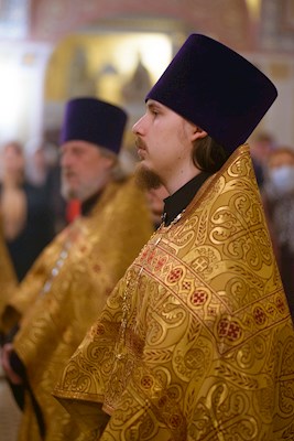 Митрополит Игнатий совершил всенощное бдение в Свято-Троицком кафедральном соборе г. Саратова