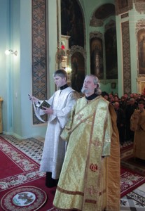 Божественная литургия в Духосошественском кафедральном соборе города Саратова