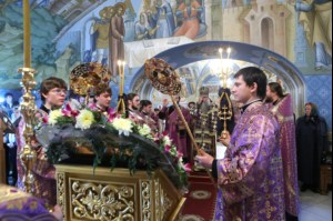 Крещальная литургия в Свято-Троицком соборе Саратова