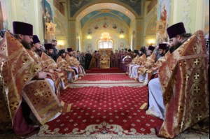 Митрополит Лонгин совершил Чин умовения ног