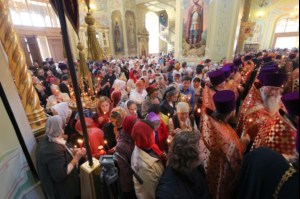 Великая Пасхальная вечерня в Покровском храме Саратова