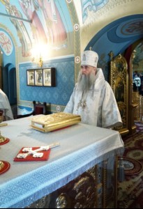 Крещальная литургия в Свято-Троицком соборе Саратова