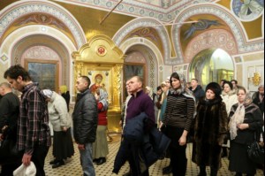 Всенощное бдение в Свято-Троицком кафедральном соборе Саратова