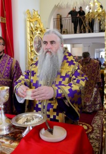 Божественная литургия в храме во имя святителей Василия Великого, Григория Богослова, Иоанна Златоуста г. Саратова