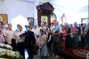 Божественная литургия в храме во имя святителя Тихона, епископа Воронежского, Задонского чудотворца г.Саратова