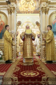 Божественная литургия и молебен у мощей святого равноапостольного князя Владимира в Покровском храме г.Саратова