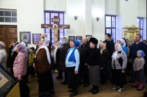 Божественная литургия на Архиерейском подворье — храме во имя преподобного Серафима Саровского г.Саратова