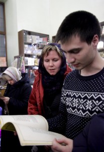 Всенощное бдение на Архиерейском подворье – храме во имя преподобного Серафима Саровского г.Саратова