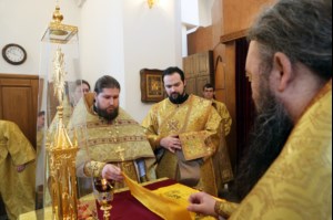 Божественная литургия в храме во имя святого равноапостольного великого князя Владимира г. Саратова