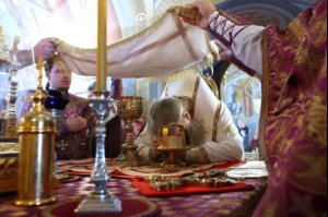 Крещальная литургия в Свято-Троицком кафедральном соборе г. Саратова