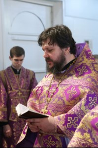 Божественная литургия и панихида в храме во имя Всех Святых, в земле Российской просиявших г. Саратова