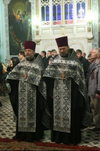 Митрополит Лонгин совершил утреню с Чином погребения