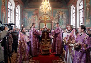 Божественная литургия в Крестовоздвиженском храме г. Хвалынска