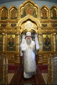 Митрополит Лонгин совершил Крещальную Литургию