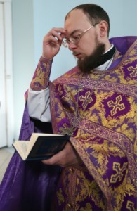 Божественная литургия в храме в честь Покрова Пресвятой Богородицы г.Петровска
