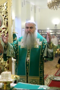 Божественная литургия на Архиерейском подворье — храме во имя преподобного Серафима Саровского г.Саратова