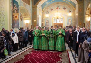 Божественная литургия в храме в честь Покрова Пресвятой Богородицы г.Саратова